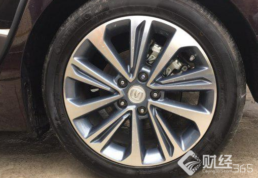 這輛國產(chǎn)車太牛了！你能認(rèn)出來是哪款汽車嗎？