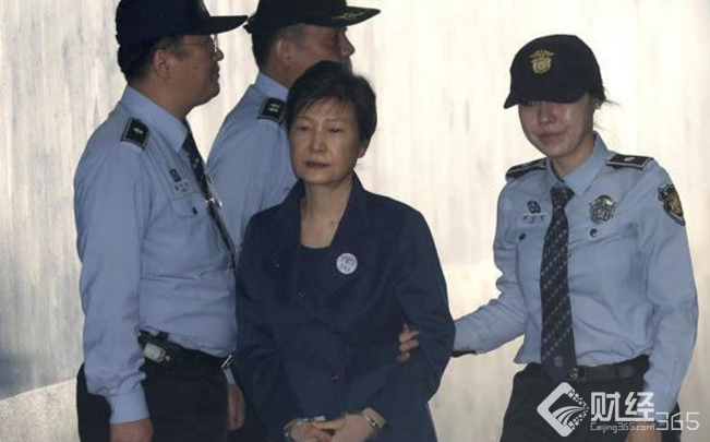 樸槿惠被延長羈押　律師集體辭職稱：韓國司法史上恥辱的一天