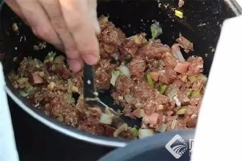 創(chuàng)業(yè)資訊|街頭巷尾小生意，月入萬元尋常事?。ǘ? width=