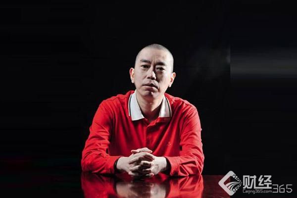 成年人的生活哪里有“容易”，創業大咖都曾百死一生！