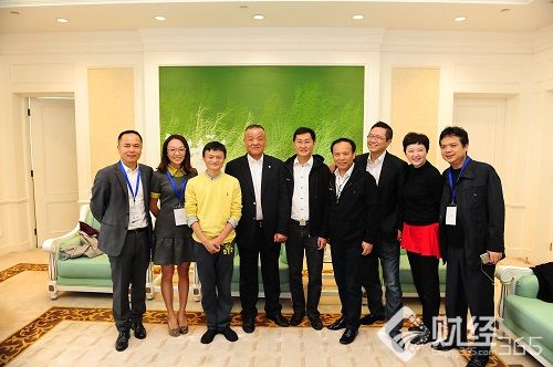 不簡單！由司機變首富，還與馬云馬化騰合稱三馬！