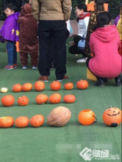 <b>萬圣節帶南瓜回幼兒園　為什么這個小朋友的南瓜這么特殊？</b>