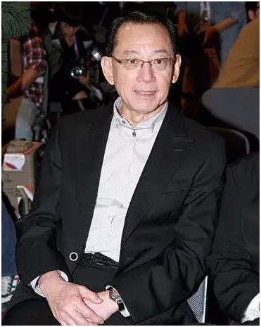 30年前欠下3.2億！而今成娛樂大亨，手握六大上市公司！