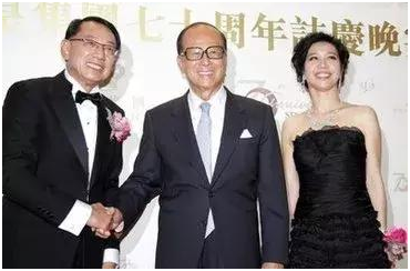 30年前欠下3.2億！而今成娛樂大亨，手握六大上市公司！