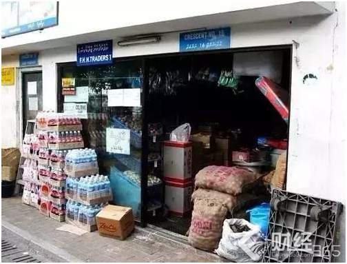 雜貨界的宜家！刮風(fēng)下雨，都抵擋不了人們排隊(duì)的熱情！