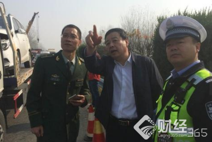 高速大霧致18起交通事故 現(xiàn)場慘不忍睹！