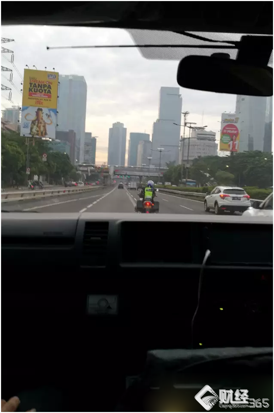 惜時如金，難怪他們成了首富，你還碌碌無為！