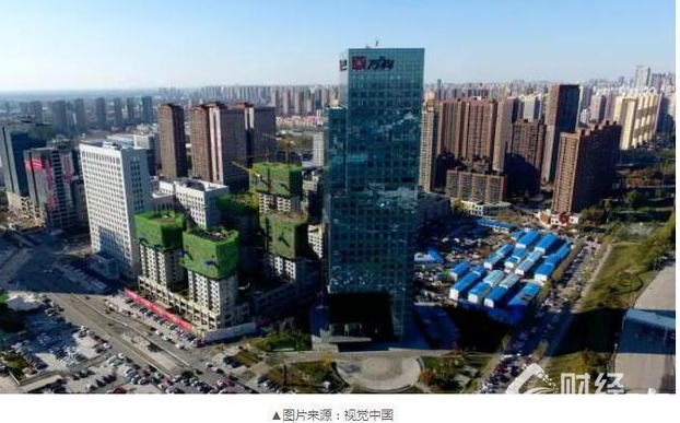 中國樓市正在上演怪異的一幕：房地產業危機四伏