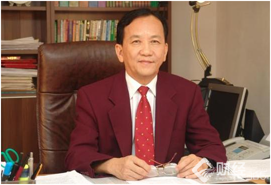 罐頭廠里的“臨時工”憑一個椰子，創中國一絕