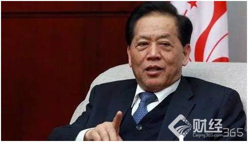 港漂30年，草根青年成長為享譽一方的“西裝大王”