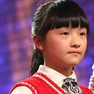 母親患間隙性精神病，這位歌喉漂亮的女孩，最大心愿，竟是……