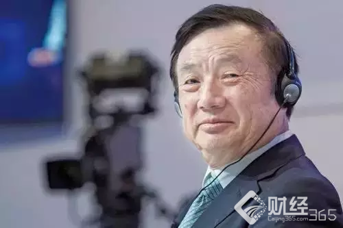 富而不奢！任正非食堂排隊(duì)打飯，董明珠獨(dú)自一人坐火車