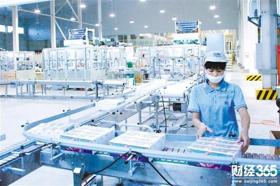 專注賣廁紙30年，廣東小伙把1毛錢生意做到百億