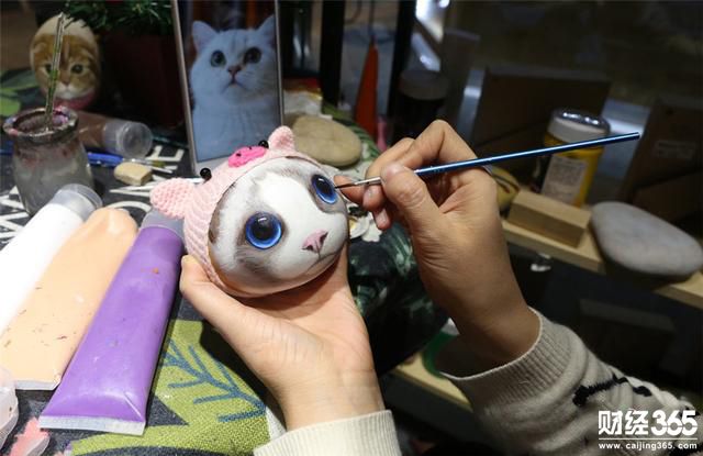 創業資訊：聽障女孩點石成金！創作石頭畫月入萬元！