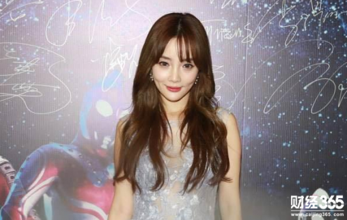 李小璐在投資路上也摔倒 落入了樂視的坑