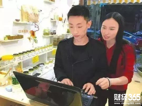 大學(xué)生創(chuàng)業(yè)：90后夫妻辭職回鄉(xiāng)趕蜂，年賣20噸蜂蜜收入過百萬
