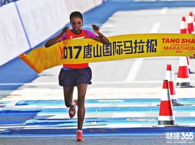 大學生創業：跑馬拉松也能淘金？非洲留學生跑馬拉松月入過萬！
