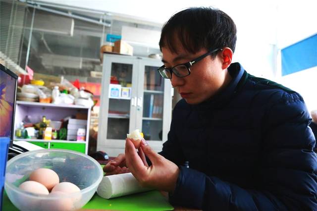 品蛋師每天數次品嘗雞蛋 曾吃雞蛋到吐