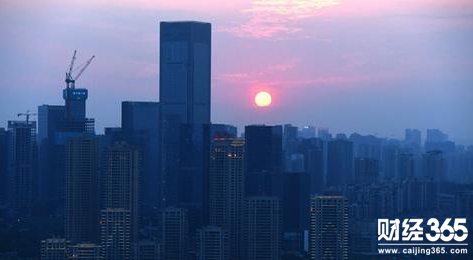 資料圖為重慶高樓。中新社記者 陳超 攝　　樓市分化持續 一線城市房價繼續下降