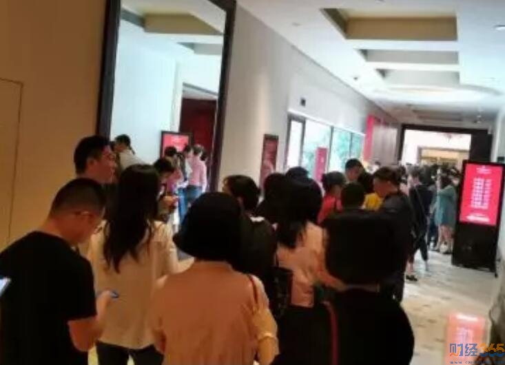 財經365視界：深圳500位千萬富翁搶192套房！